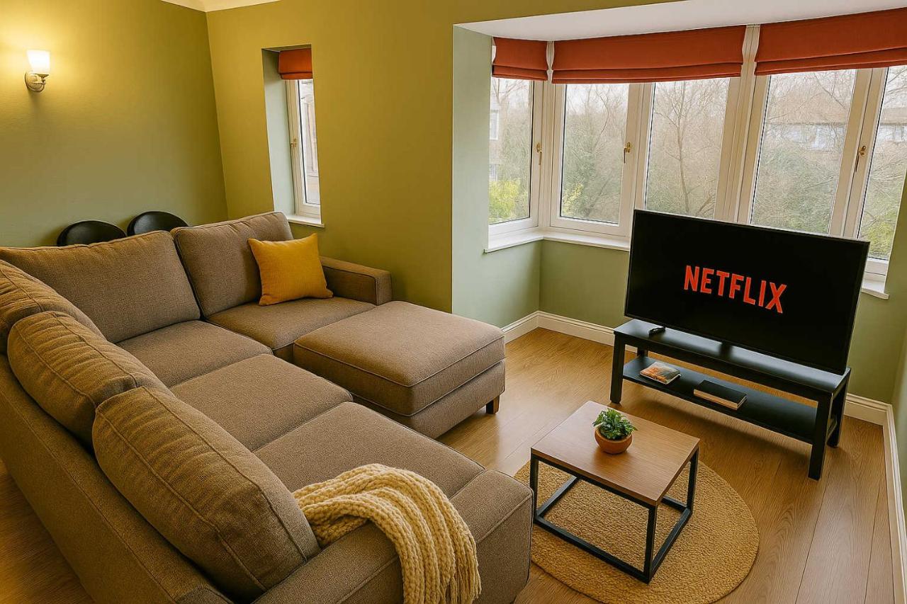 Spacious 5-BR Group Stay in Central Location - B&B Brístol