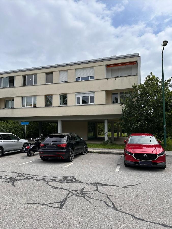 Green paradise near Vienna 3 room and balcony - Ferienwohnung Maria Enzersdorf