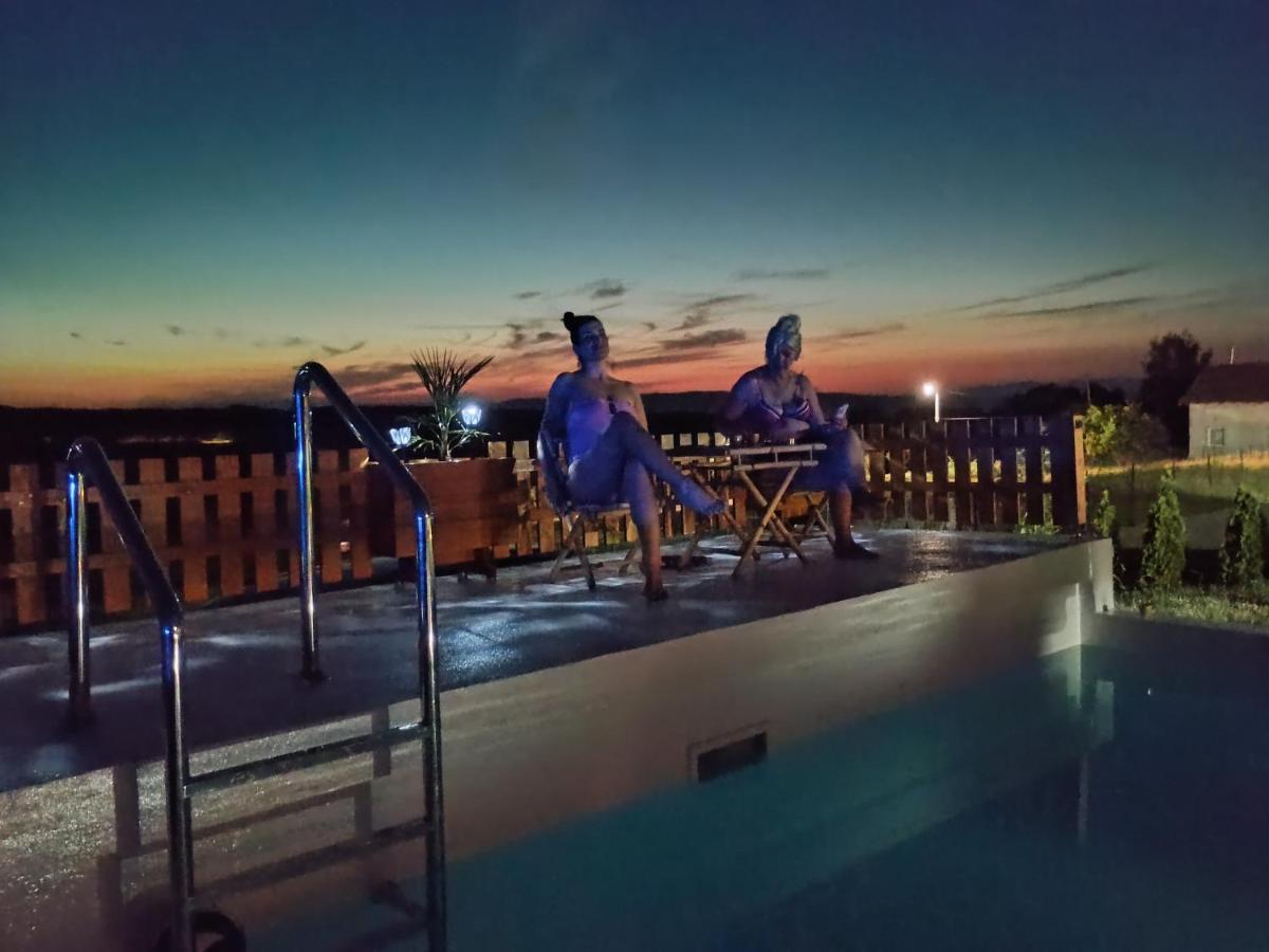 Vikendica sa bazenom Čarolija Kruševac - B&B Kruševac