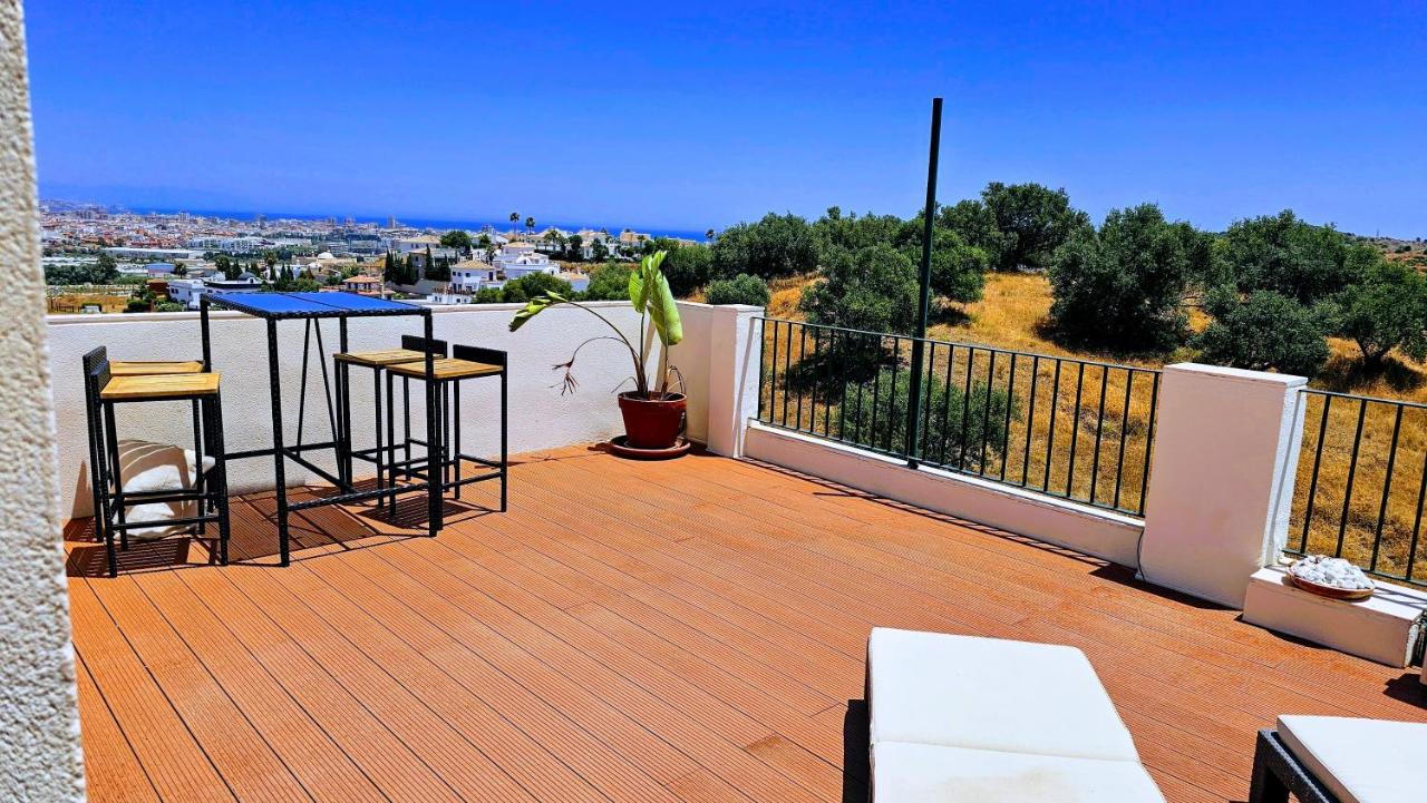 Beautiful penthouse two bedrooms with sea & mountain view - B&B Mijas Costa