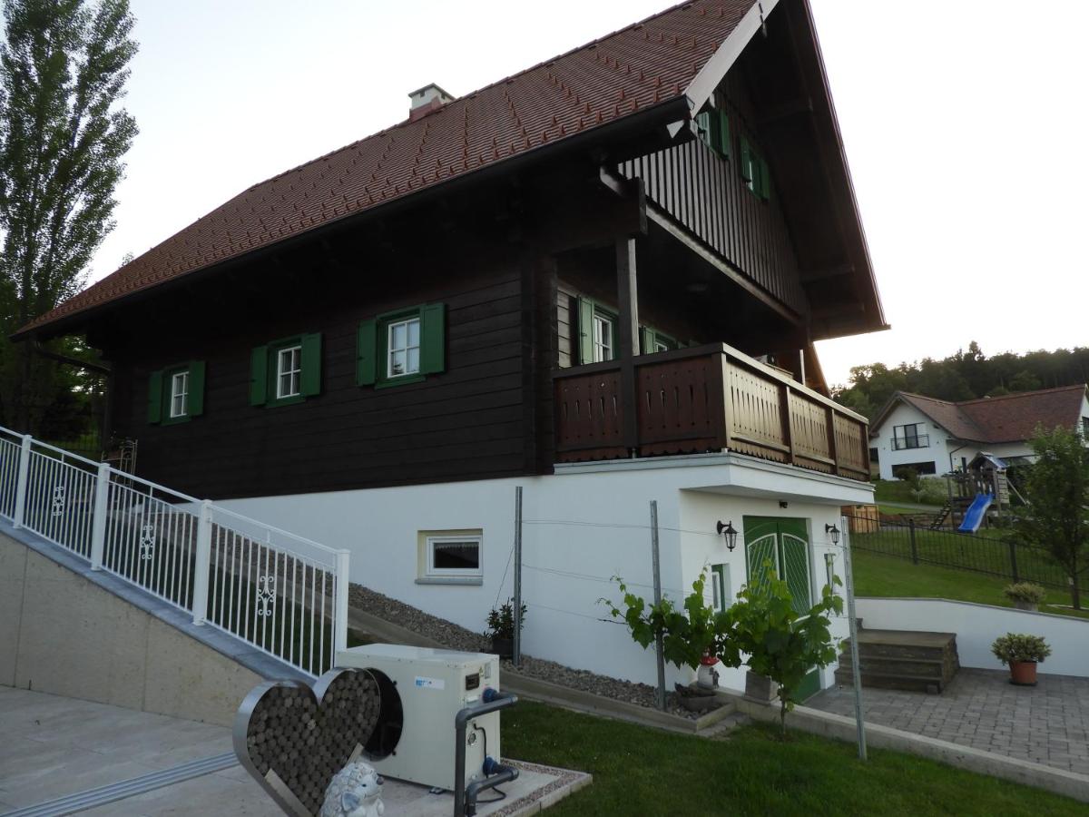 Ferienhaus Gertrud - B&B Sankt Stefan ob Stainz