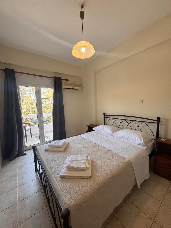 Karlovasi Apartments - B&B