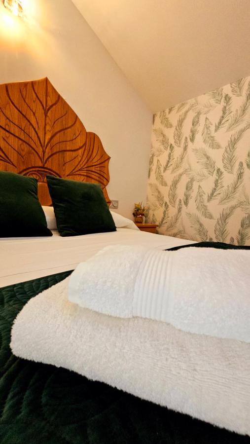 Single Room with Private Bathroom