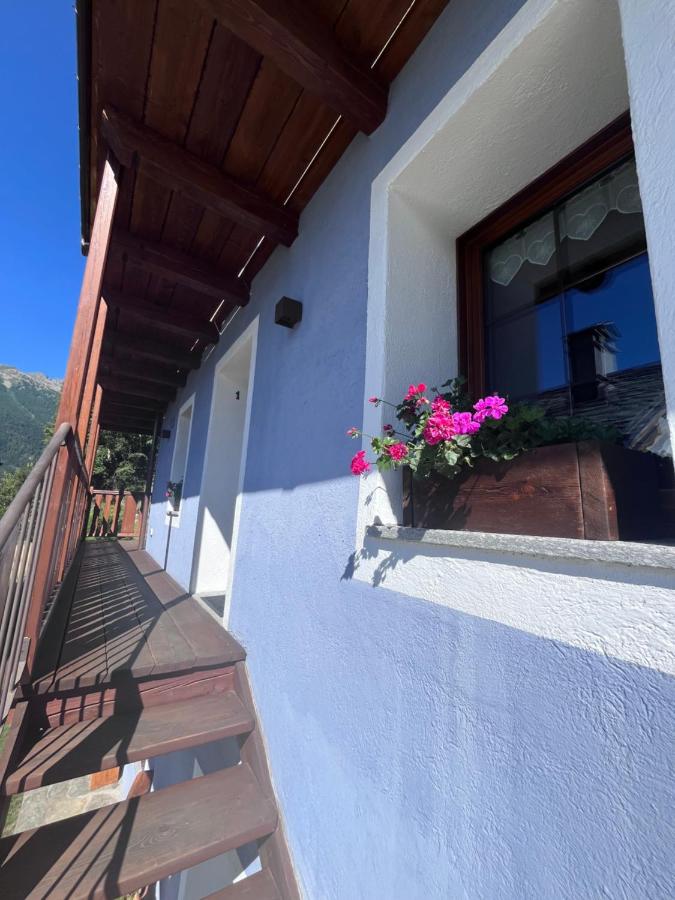 Double or Twin Room with Mountain View
