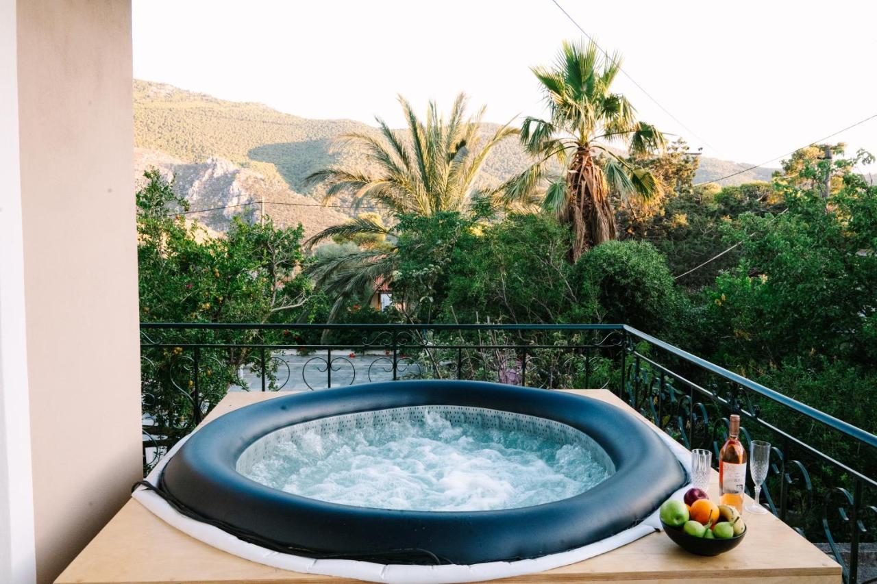 Villarose HotTub sunset view - B&B