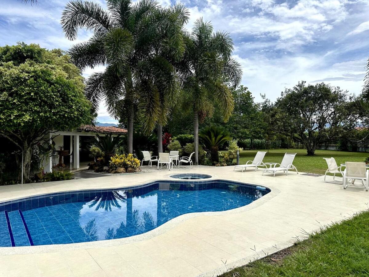 Espectacular finca cerca a Buga - Ferienwohnung Guacarí