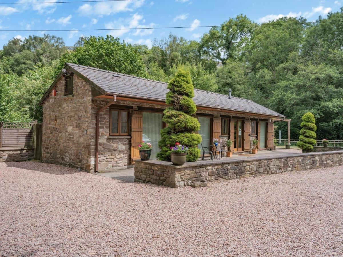 2 Bed in Abergavenny BN187 - B&B