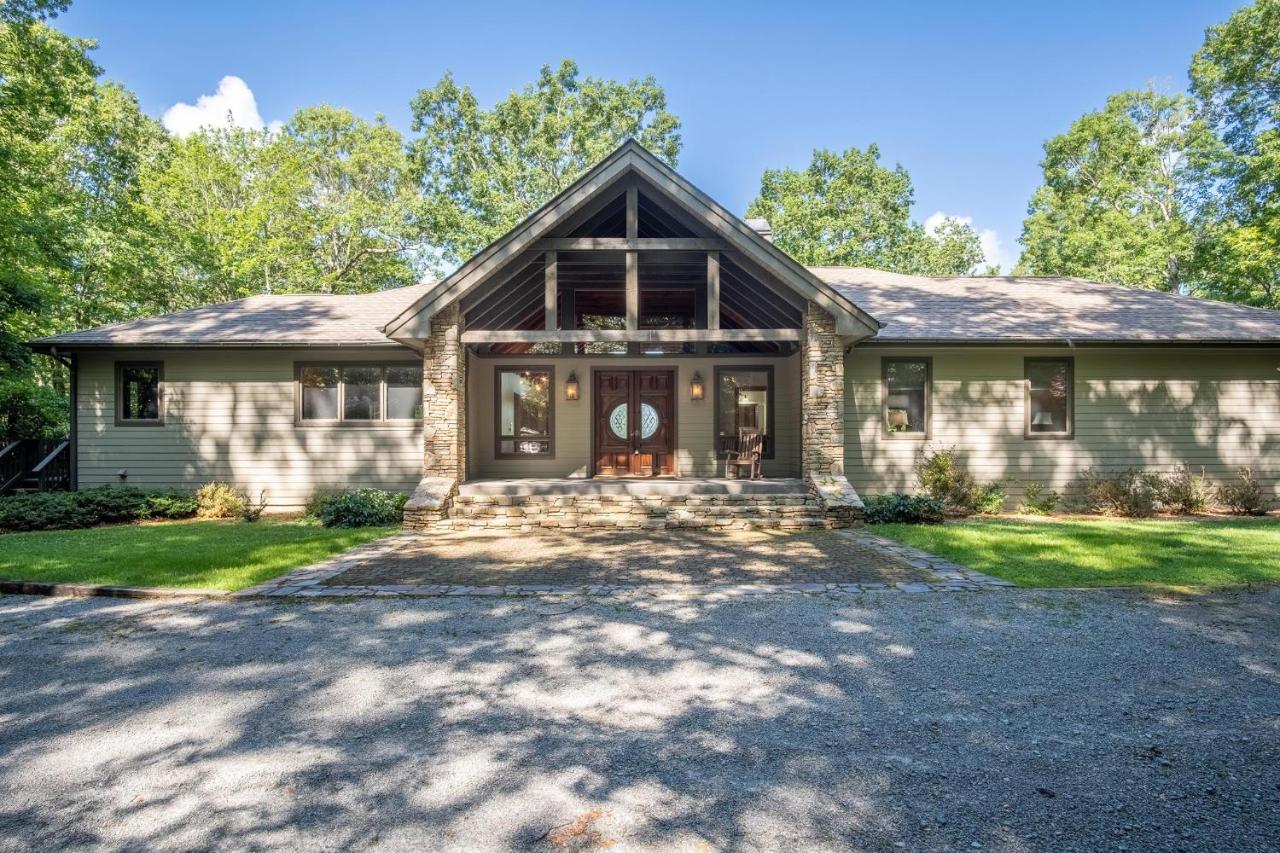 Dupont Mountain Lodge - B&B