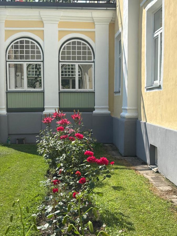 Kailes Manor - Bed and Breakfast Aasa