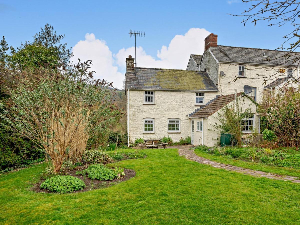 2 Bed in Llangynidr BN052 - B&B