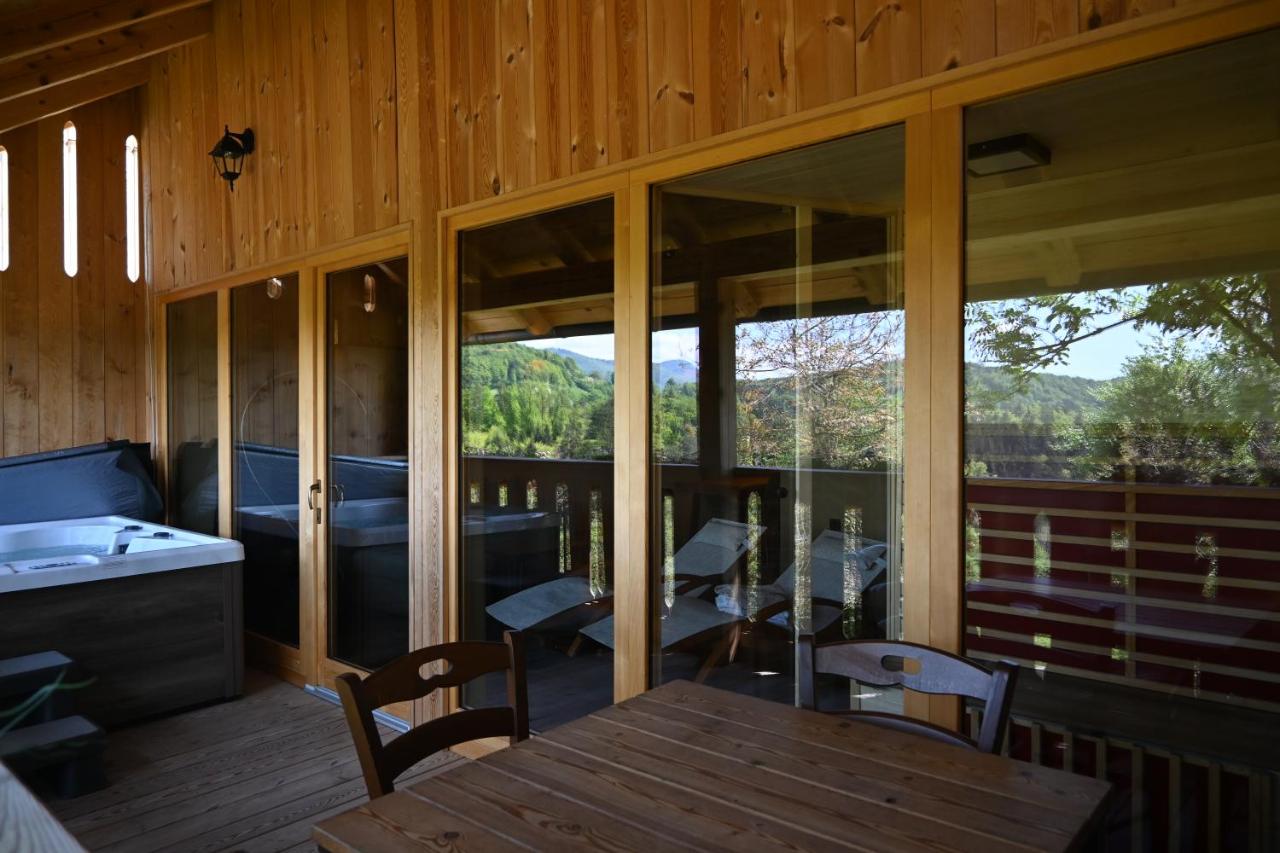 Two-Bedroom Deluxe Apartment with Balcony