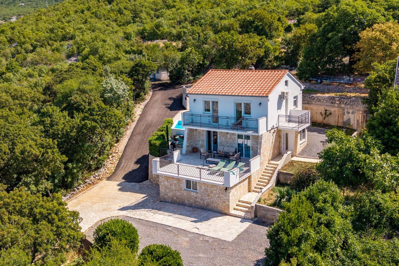 Hidden Pool House With Sea View - Happy Rentals - B&B