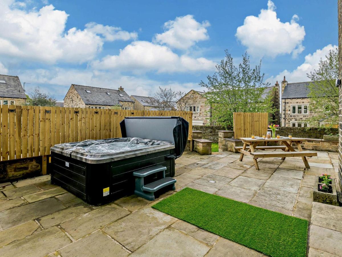 5 Bed in Bingley 91977 - B&B Bingley