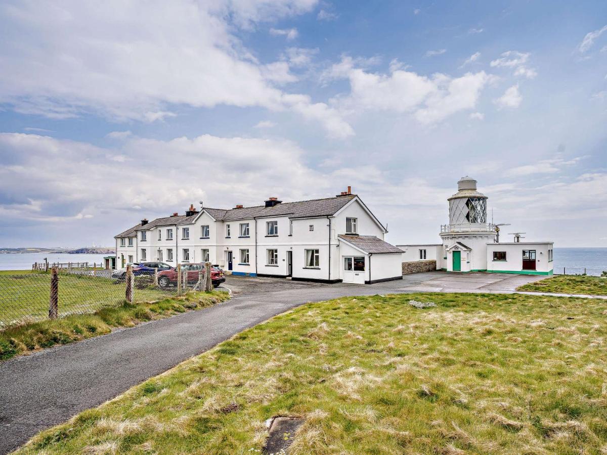 3 Bed in Dale 51723 - B&B