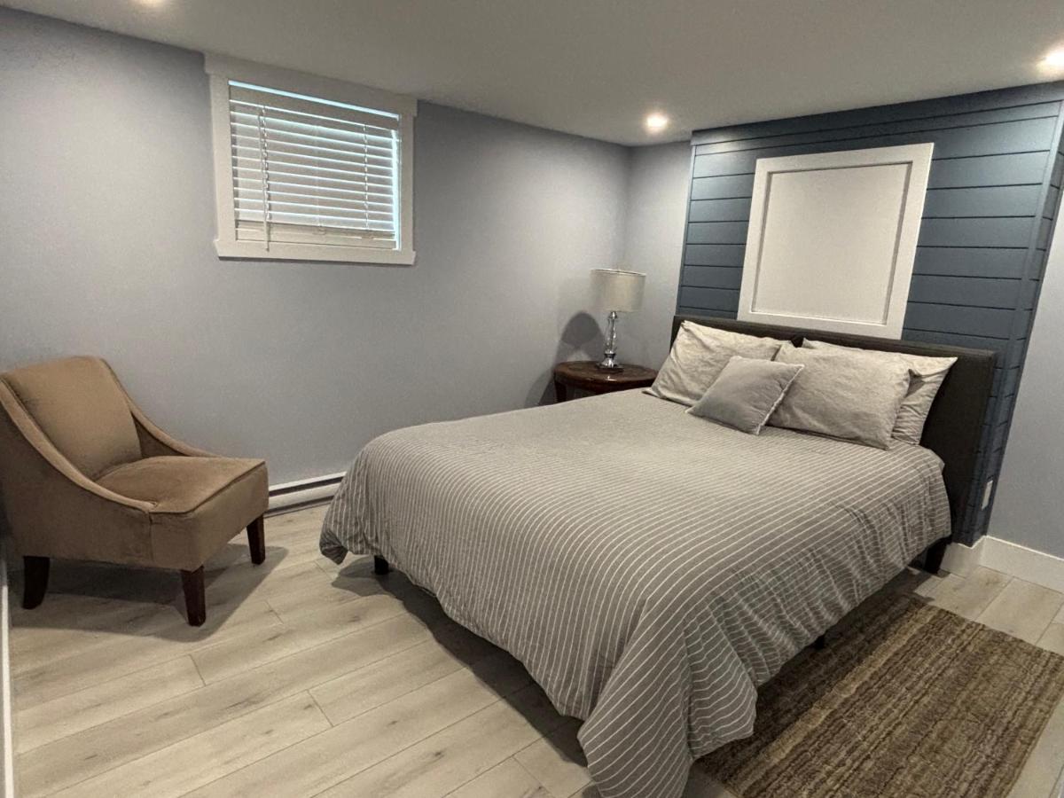 Three Pines Villa - B&B Moncton