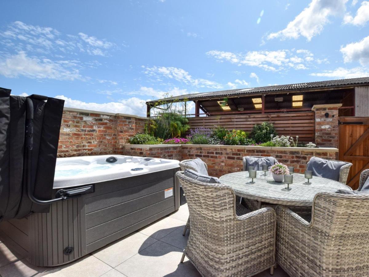 3 Bed in Tollerton 93898 - B&B