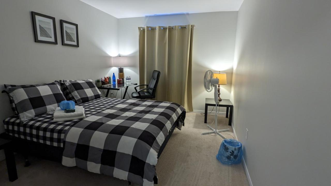 Standard Queen Room