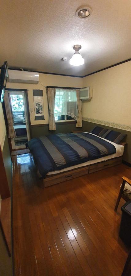 Doppelzimmer mit Whirlpool-Badewanne