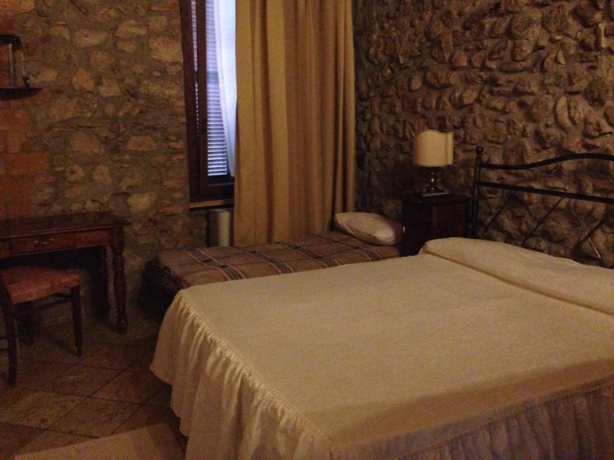 Deluxe Room (2 Adults + 1 Child)