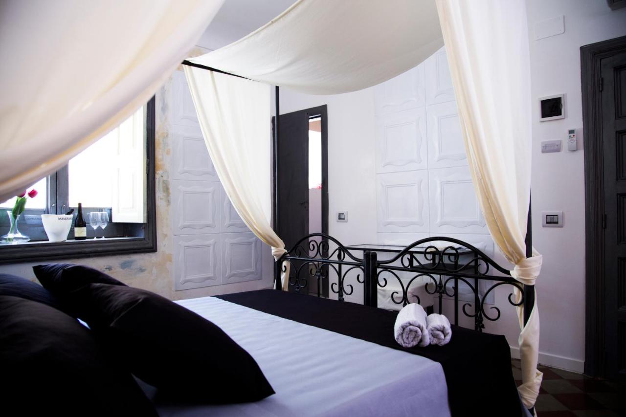 Camera Queen Superior