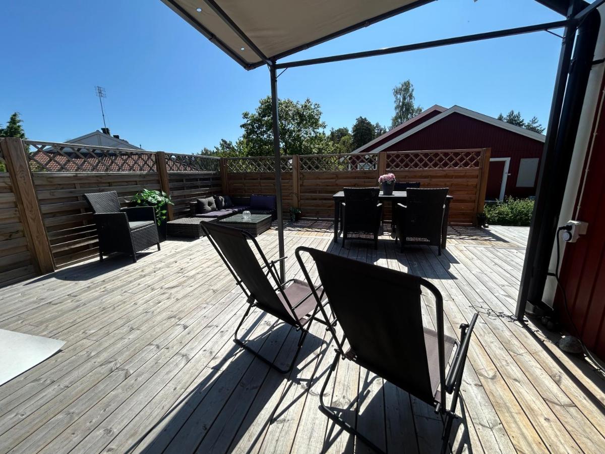 Cozy house in Swedish archipelago with a large sunny terrass - B&B