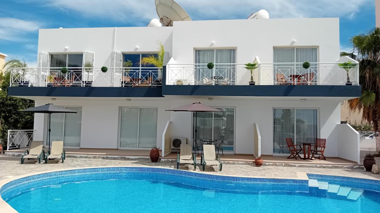 Kato Paphos Suites - B&B