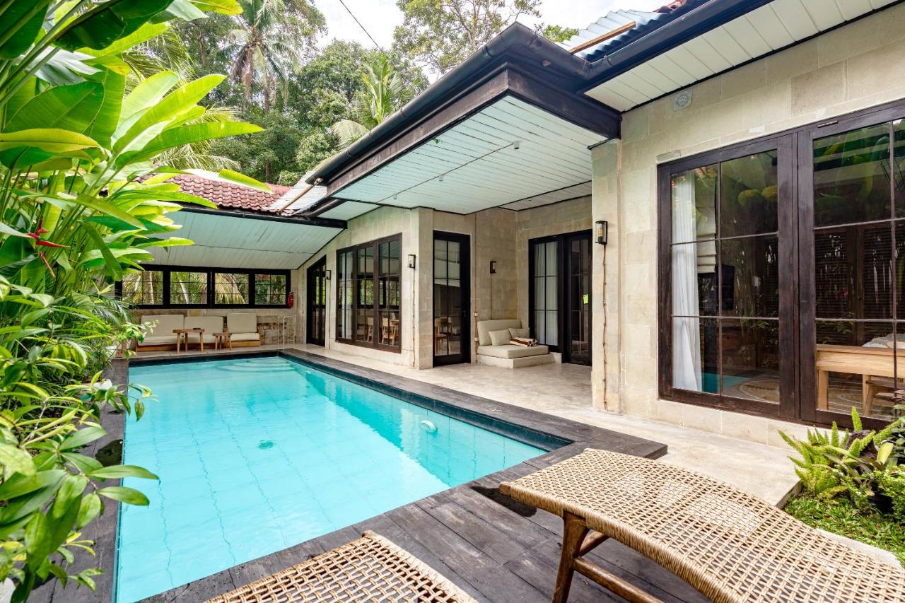 Rumah Villa by EVDEkimi - Quiet Ubud escape with Pool and Outdoor lounge - Long stay extras - B&B
