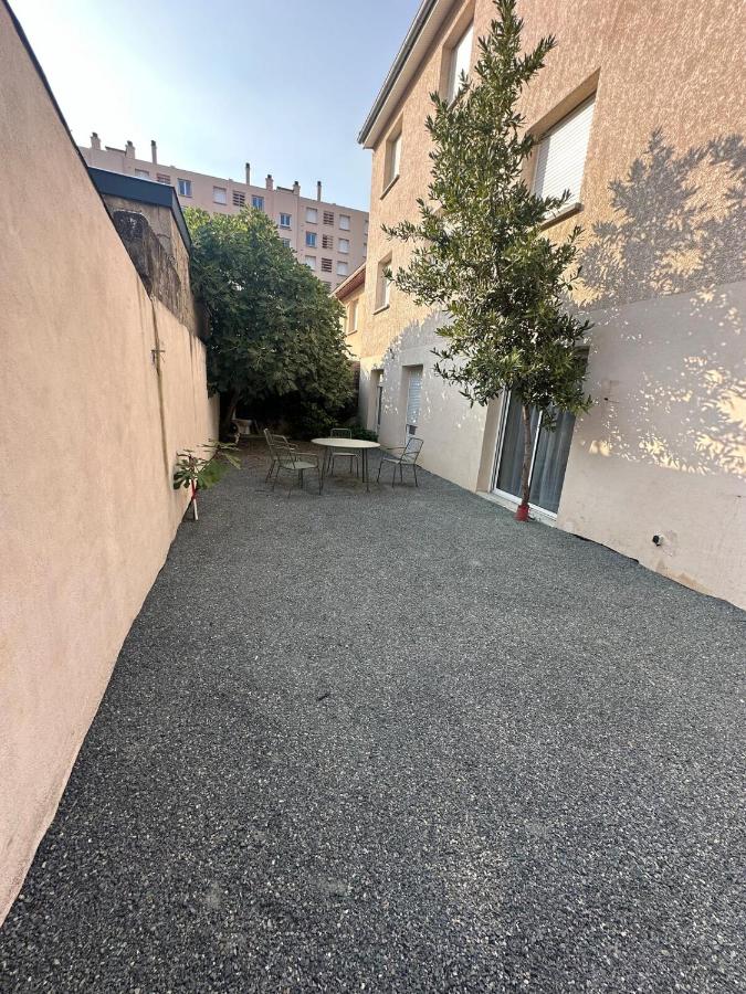 VIMAINE parking avec terrasse - B&B