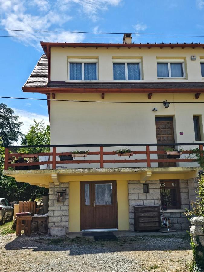 Maison Vaquier appartement - Bed and Breakfast Yenne