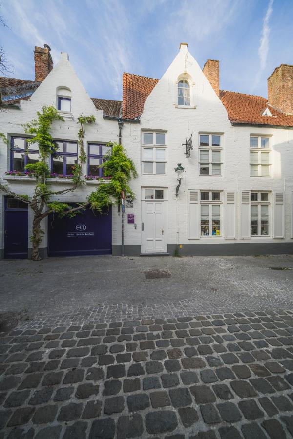 B&B Number 11 Exclusive Guesthouse - B&B