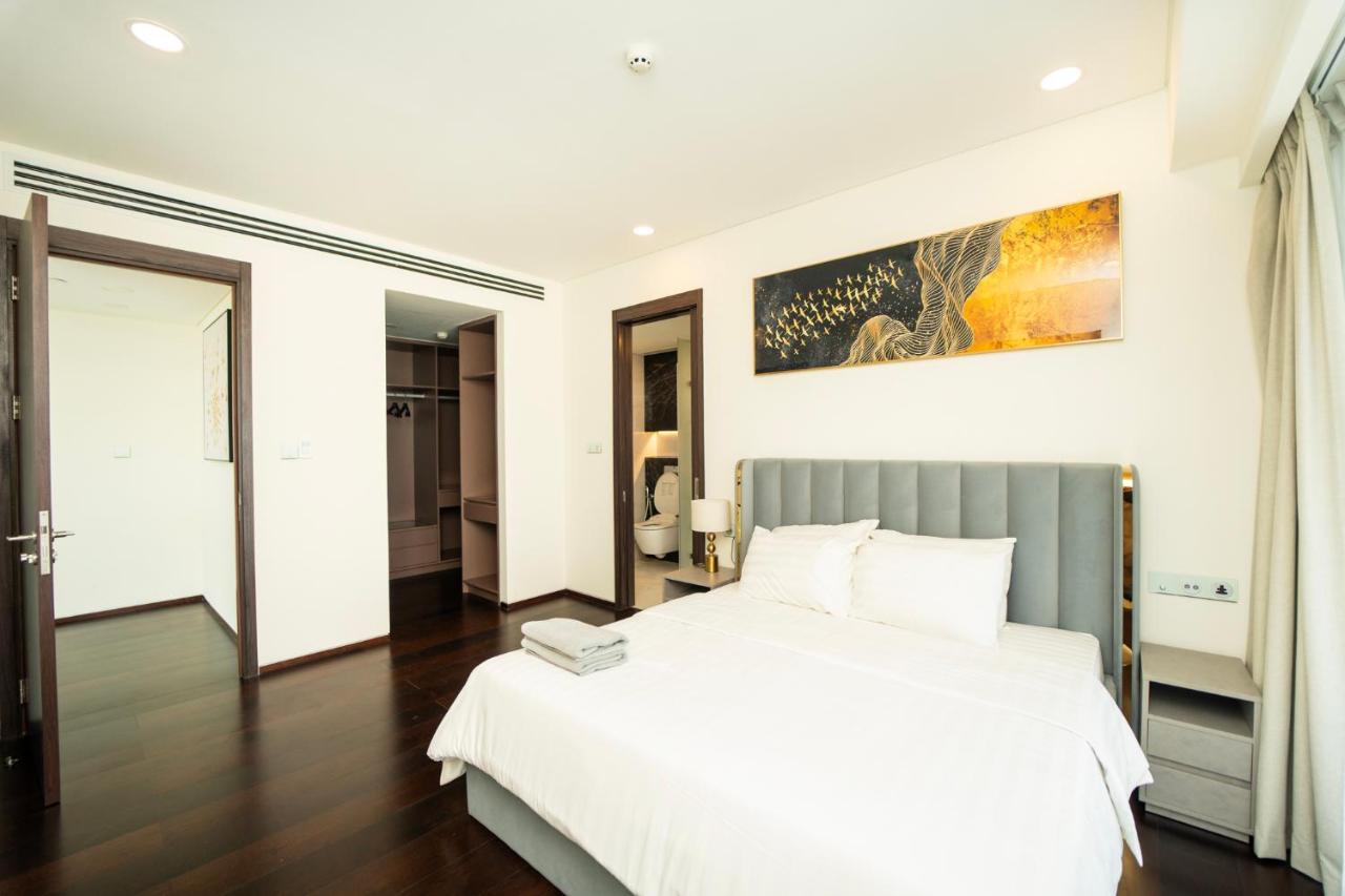Four-Bedroom Luxury Apartment