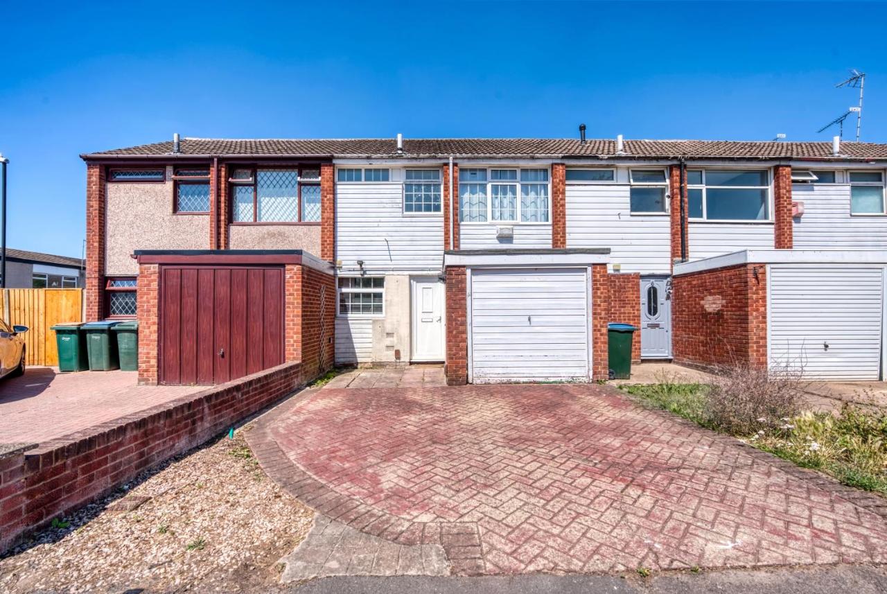 Cozy 3 bedroom house with free parking and near hospital - Bed and Breakfast Walsgrave on Sowe