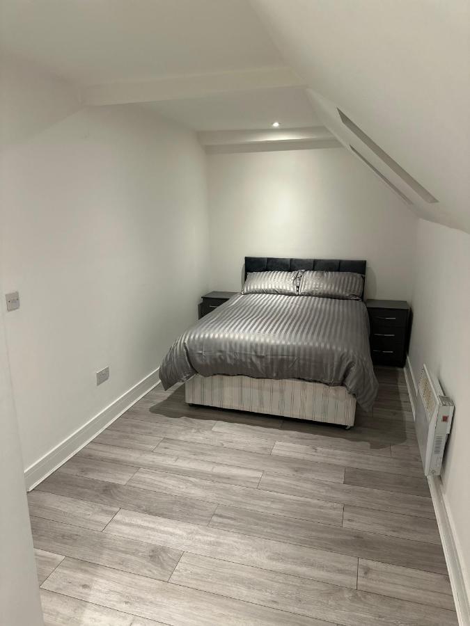 Flat 10 - Epsom High Street - B&B