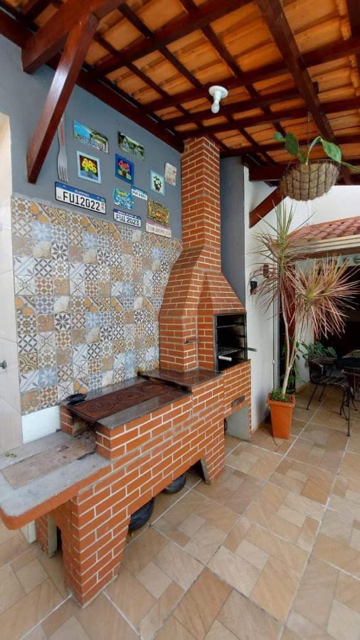 Casa para temporada com piscina - B&B Peruíbe