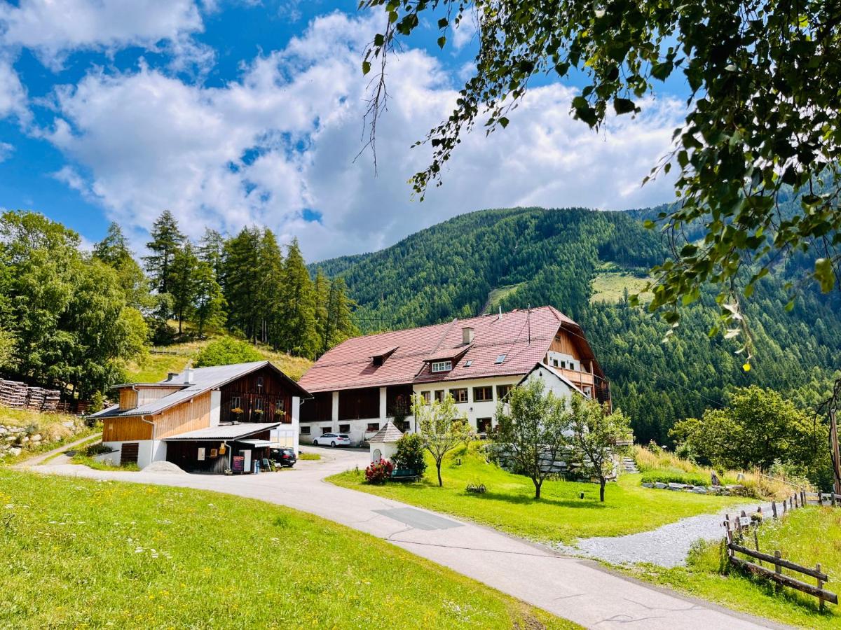 Heubett in Bauernscheune - Schlafen im Bergheu - B&B Rennweg