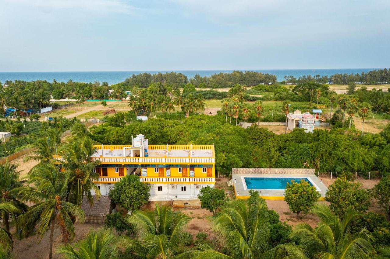 Neithal Farm Resort with Swimming Pool by Roscotel - B&B Puducherry