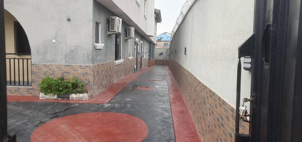 3JD Lavishly Furnished 3-Bed Apartment - B&B