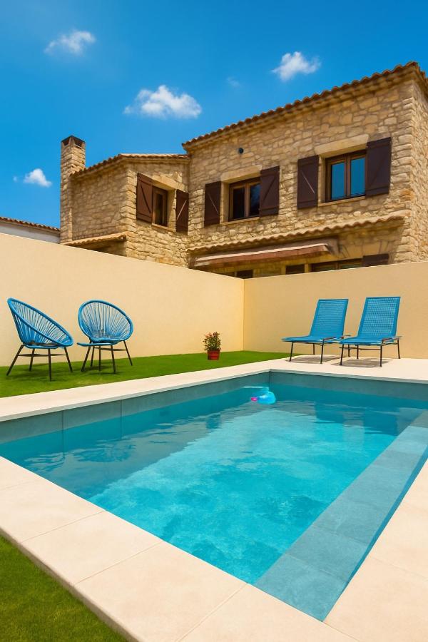 Le Mas de la Clé d'Or - 4 suites avec Piscine - B&B