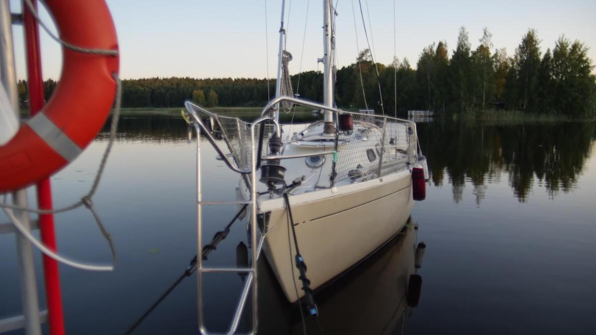 Accommodation on a sailboat in Sysmä harbour - B&B