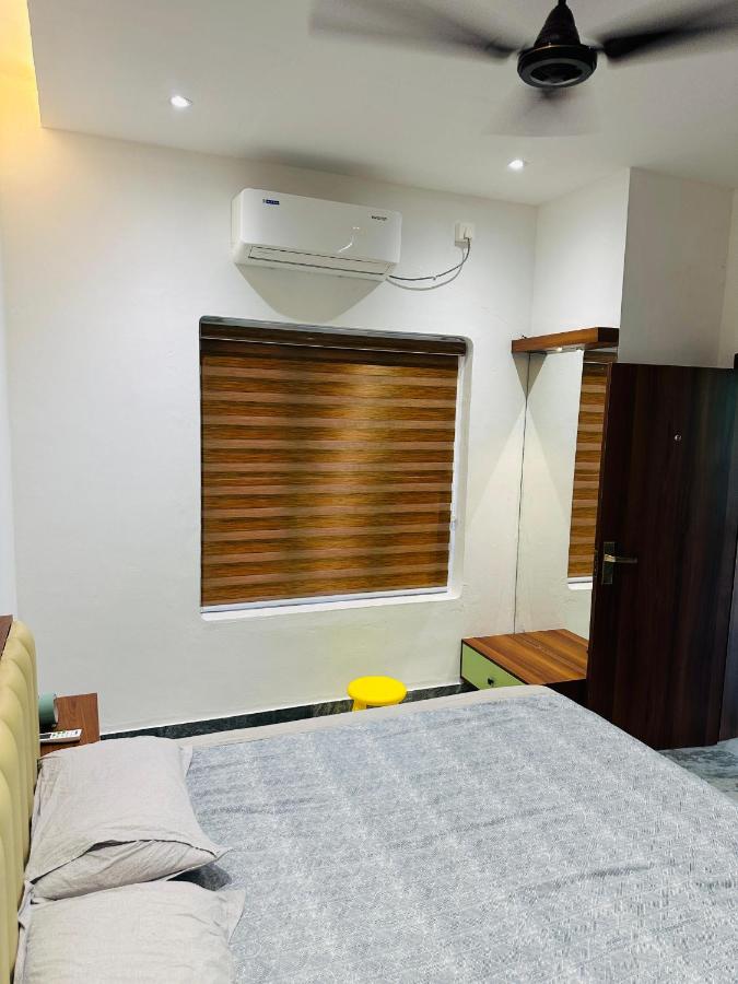 Deluxe Room (2 Adults + 1 Child)