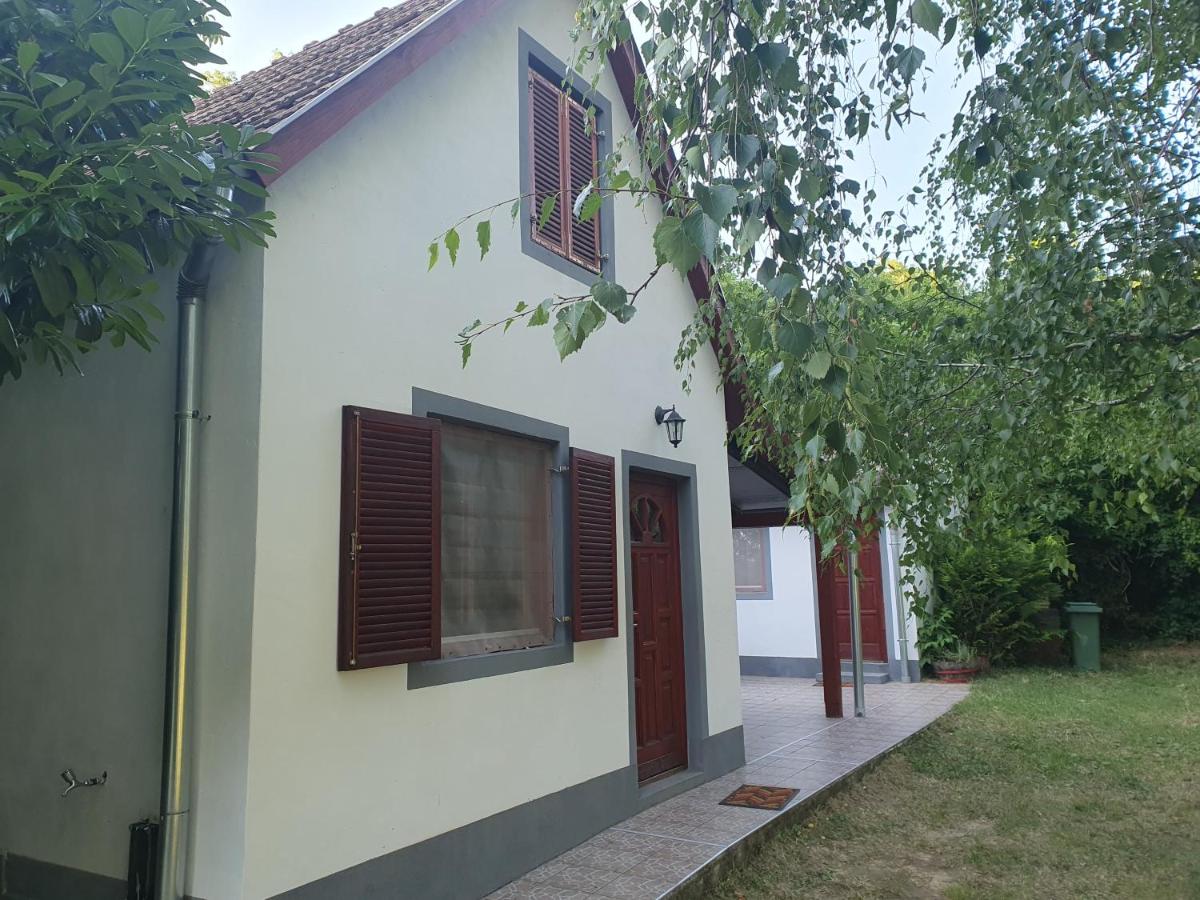 Bacshegyi Vendeghaz 2 - B&B Káptalantóti