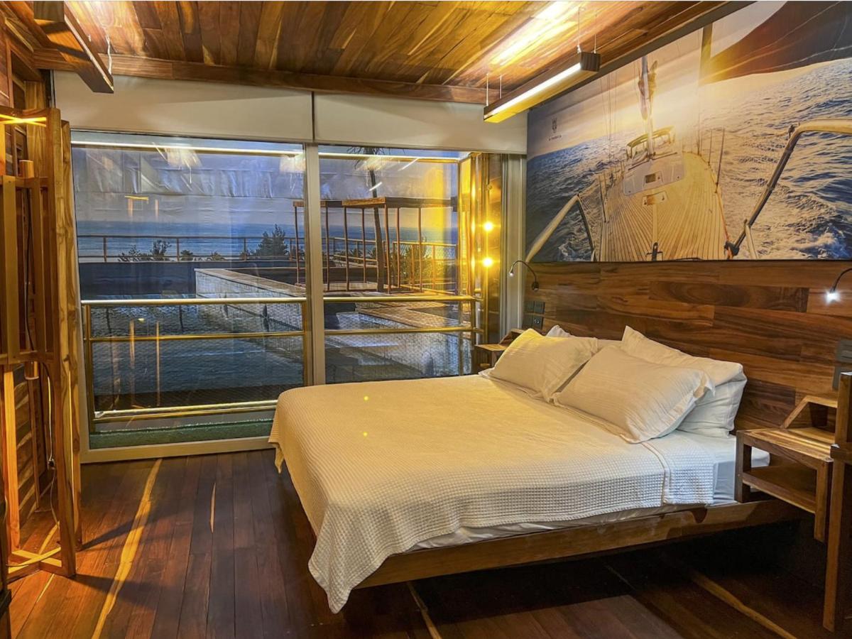 One-Bedroom Deluxe Apartment