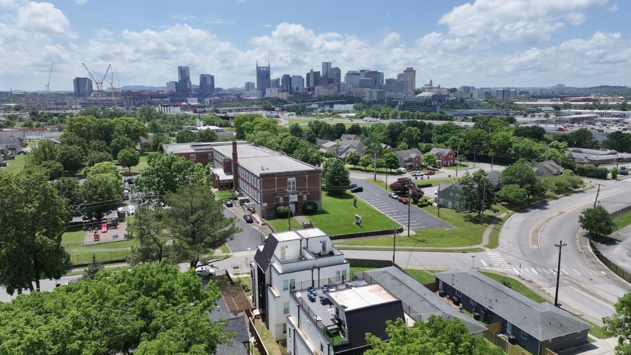 New Elevations Rooftop 5 Min to Downtown Nash - B&B