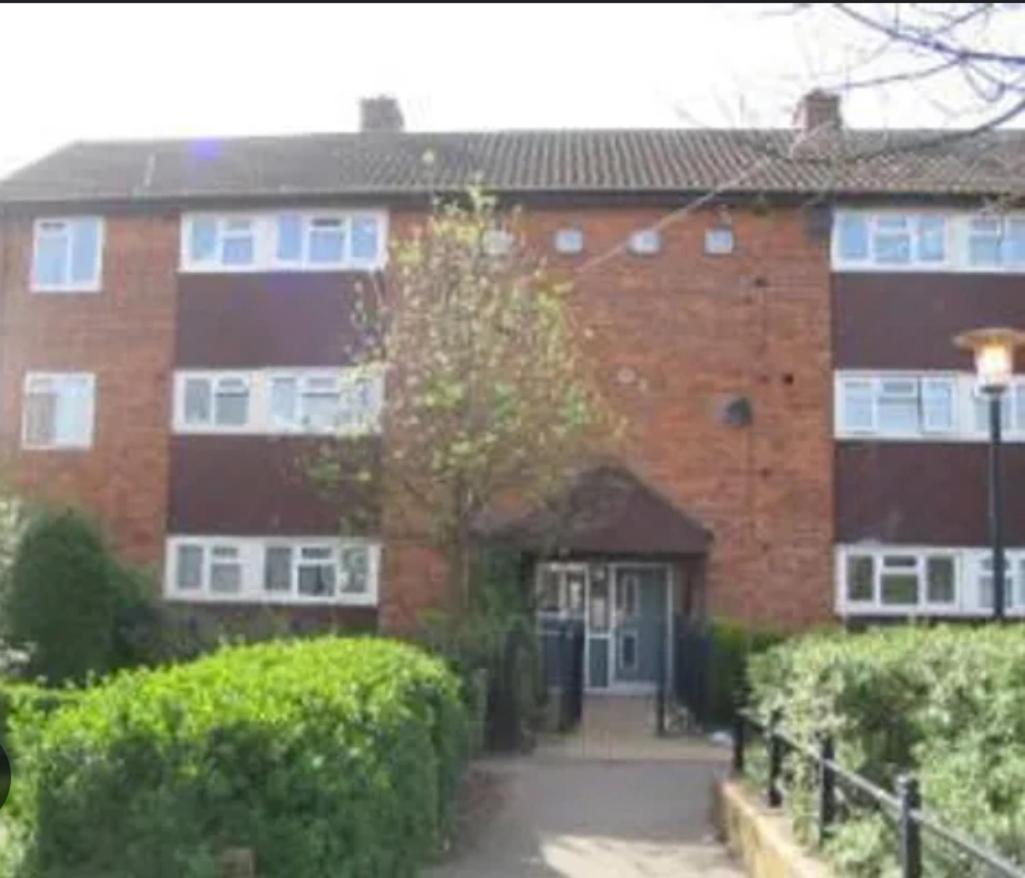 The Cozy Corner near NEC Birmingham Airport Entire Apartment Work Desk - B&B