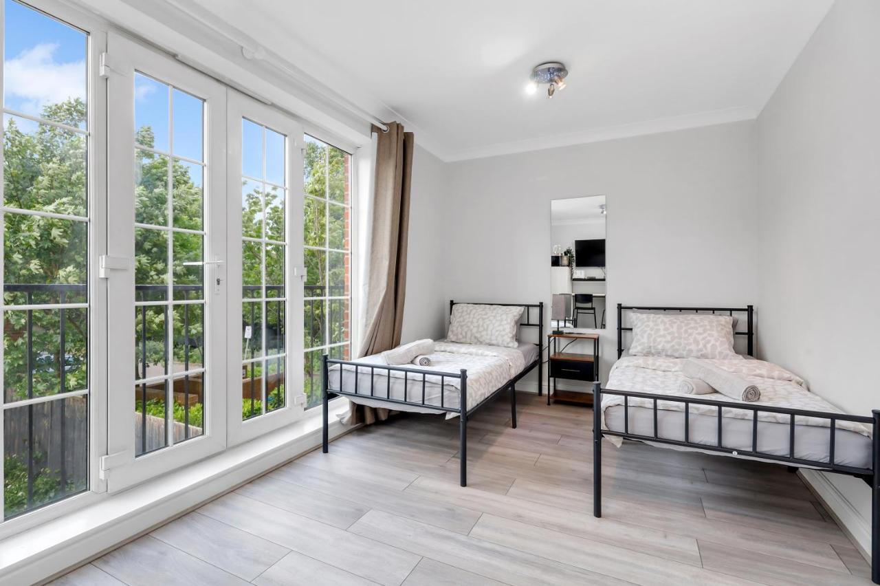 Riverview, studio style room near station R3 - B&B