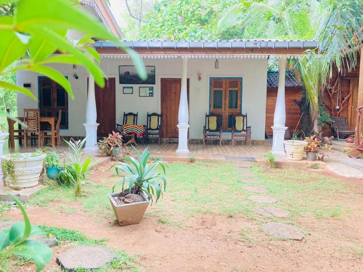 Deluxe Double Room (2 Adults + 1 Child)