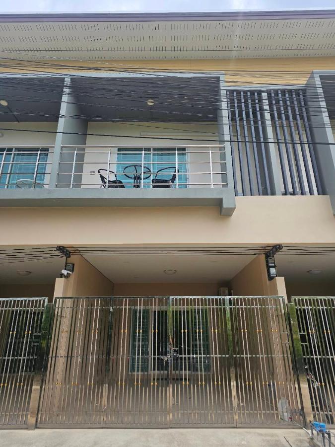 Hatyai Luxe Stay - Bed and Breakfast Hat Yai