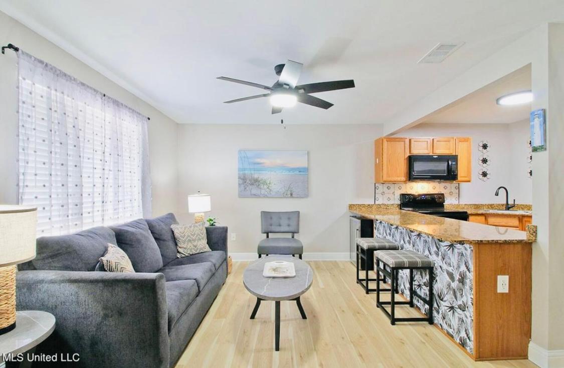 Coastal Shores Condo - B&B Biloxi