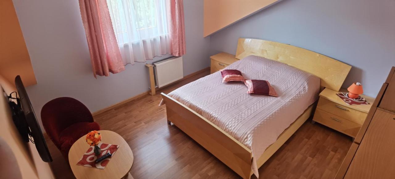 Classic Double Room with Private External Bathroom
