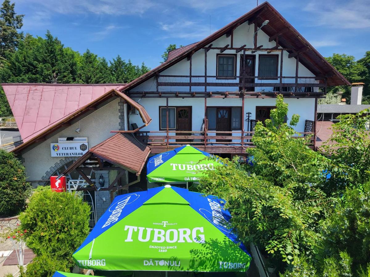 Clubul Veteranilor - B&B